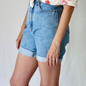 Vintage Bill Blass Light Wash Denim Shorts